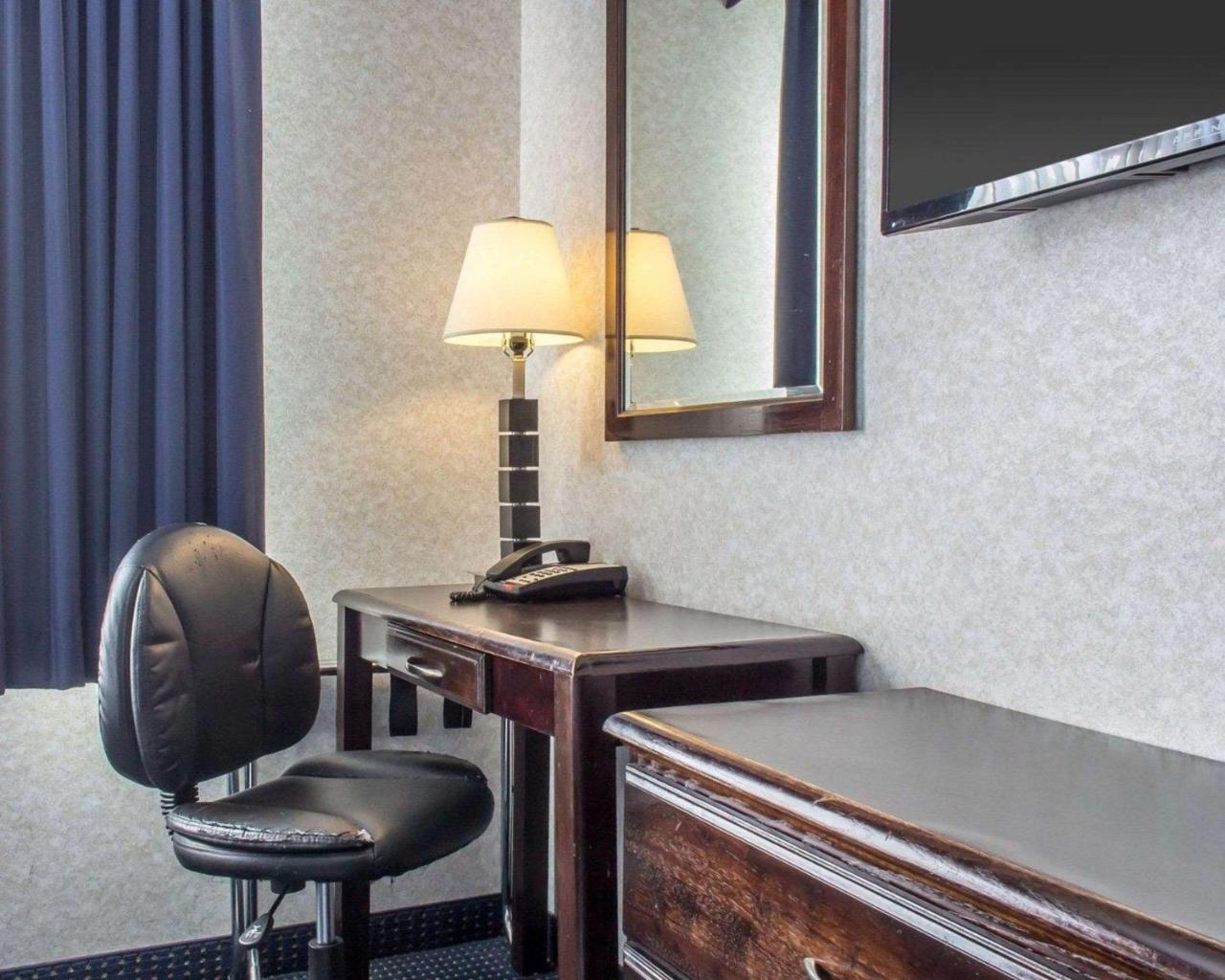Paramount Inn Floral Park Buitenkant foto